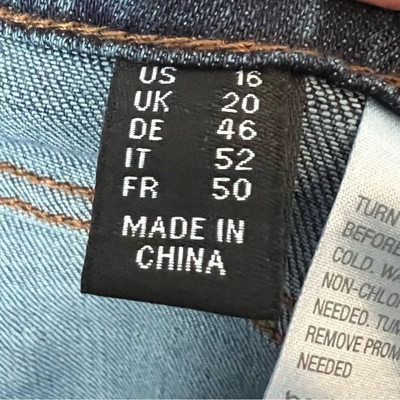 Susan Graver Jeans-Size 16-Frayed Cuff-Like New - Picture 6 of 10